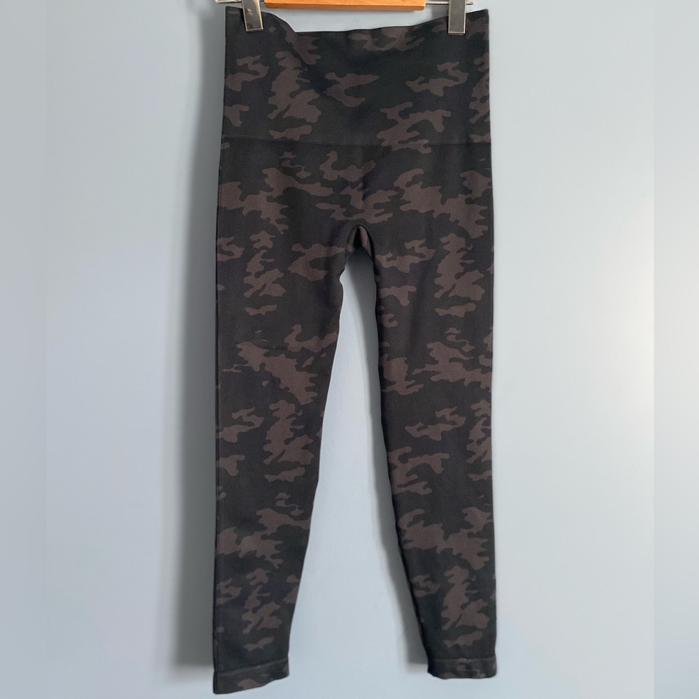 Spanx Leggings - grey camo